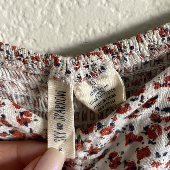 Sky and Sparrow Floral Dress - Picture 4 of 6